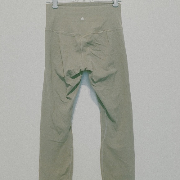 Lululemon - Picture 3 of 6